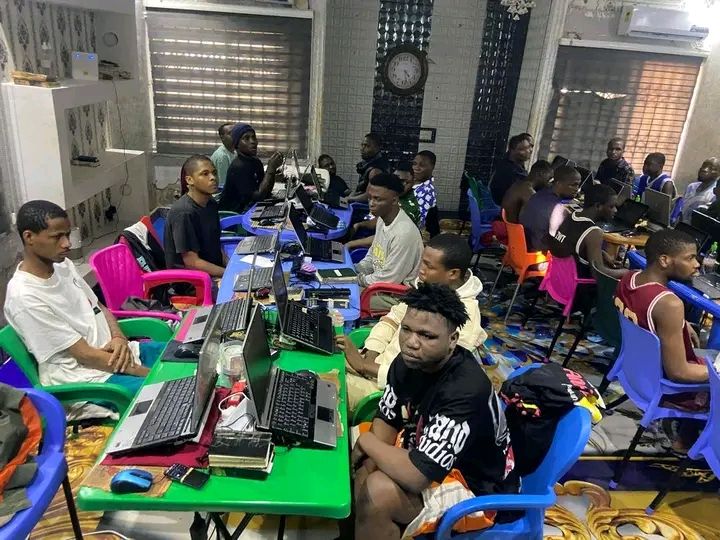 32 Nigerians caught in cybercrime 