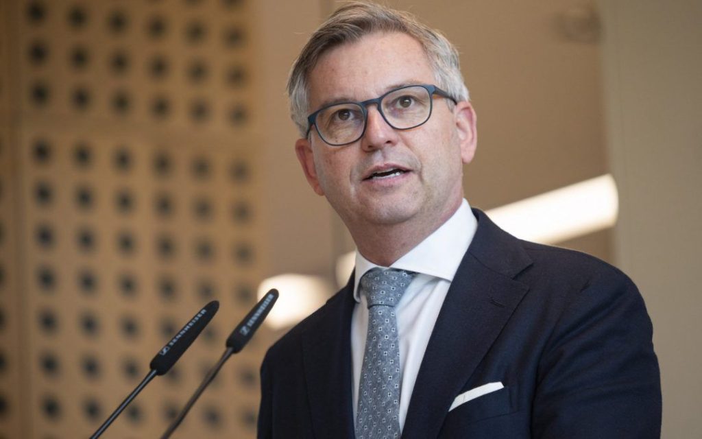 EU approves draft overhaul of migration policy