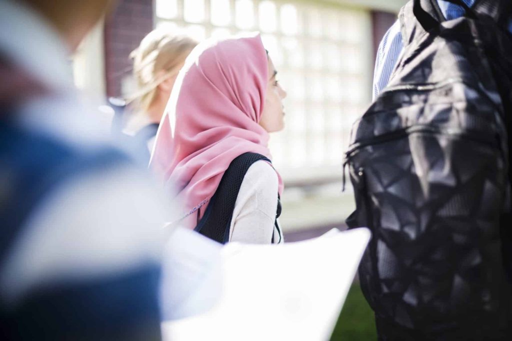Austria plans headscarf ban in schools